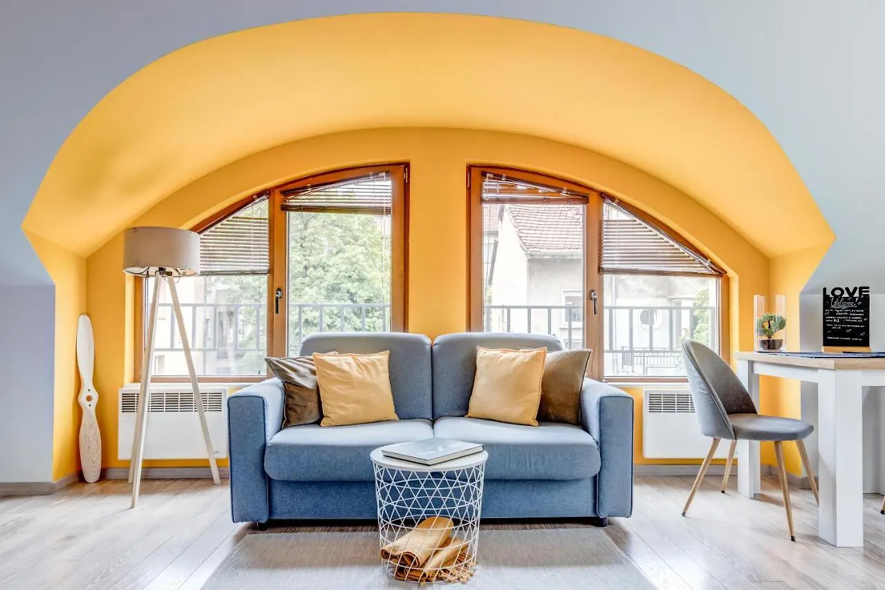 Park Loft Next To Eagle\'S Bridge location